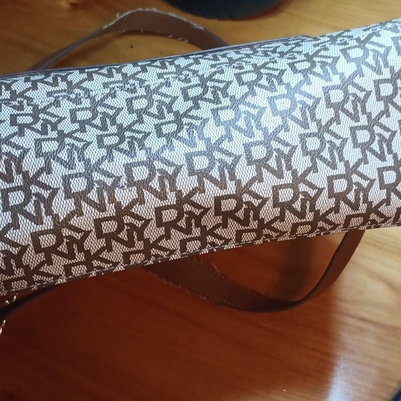 DKny Designer Brown Patterned Women's Bag - Picture 9 of 9